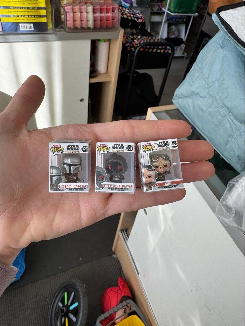 Funko bitty pop mandalorian 326 , offworld jawa 351 & kuiil 329